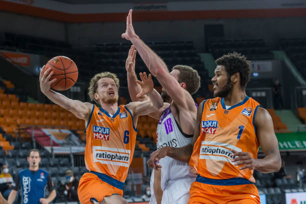 赫罗纳在本 赫罗纳在本